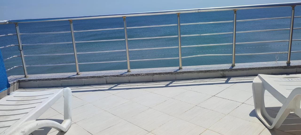Deniz Hotel Kumburgaz Бююкчекмедже Экстерьер фото