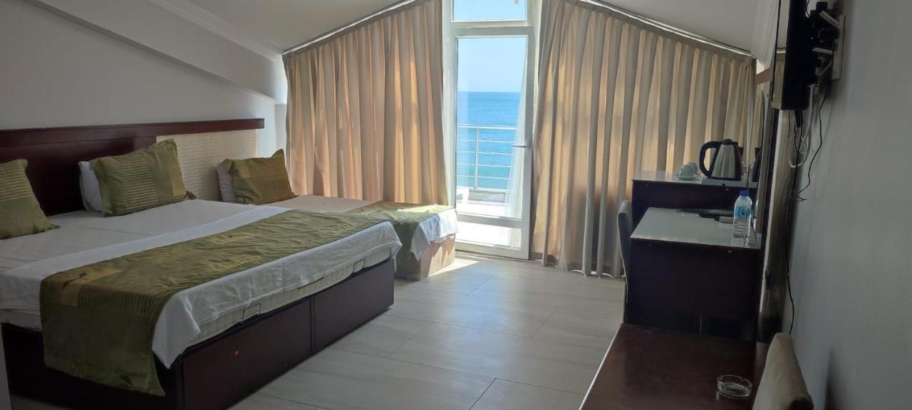 Deniz Hotel Kumburgaz Бююкчекмедже Экстерьер фото