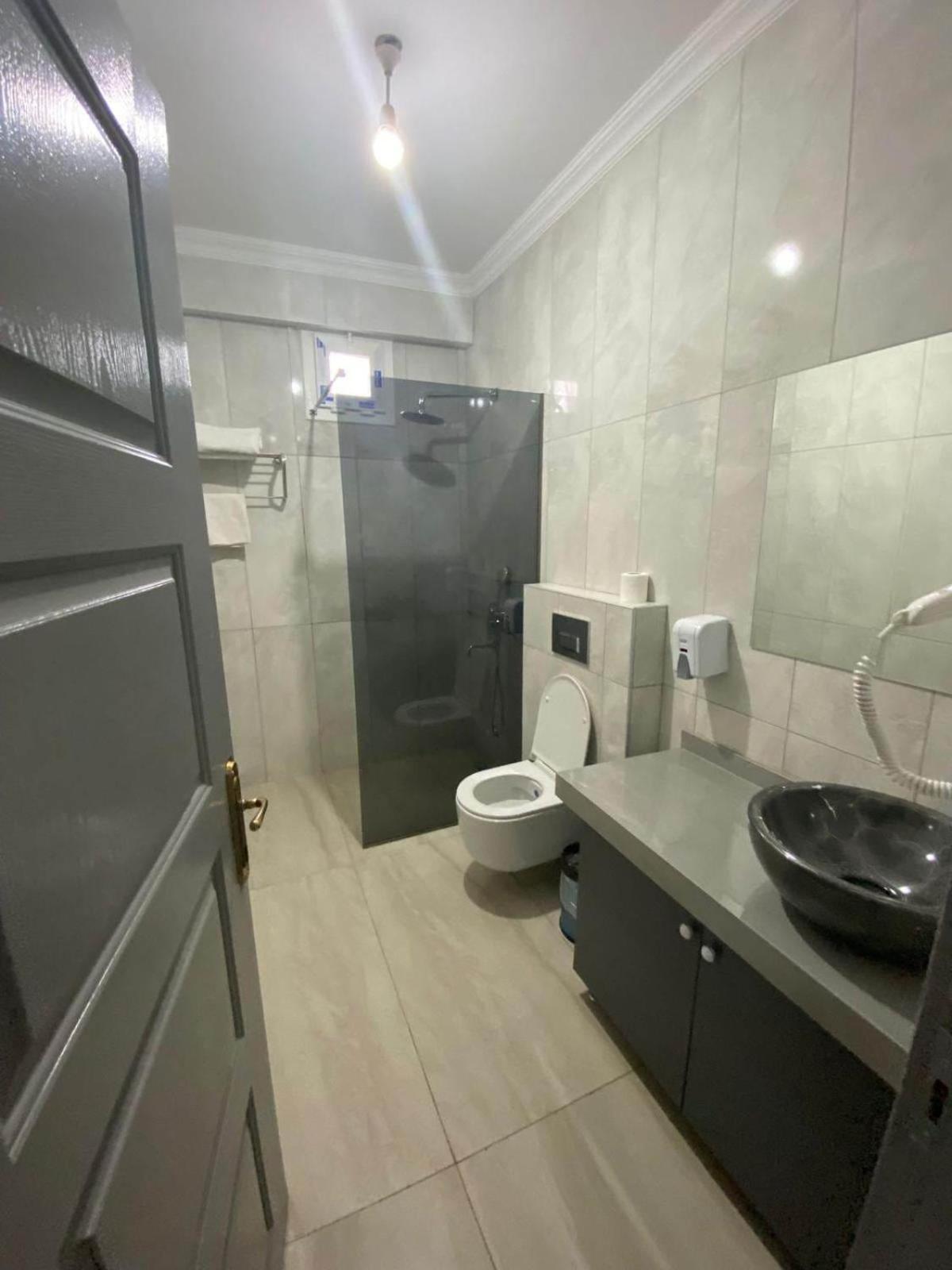Deniz Hotel Kumburgaz Бююкчекмедже Экстерьер фото