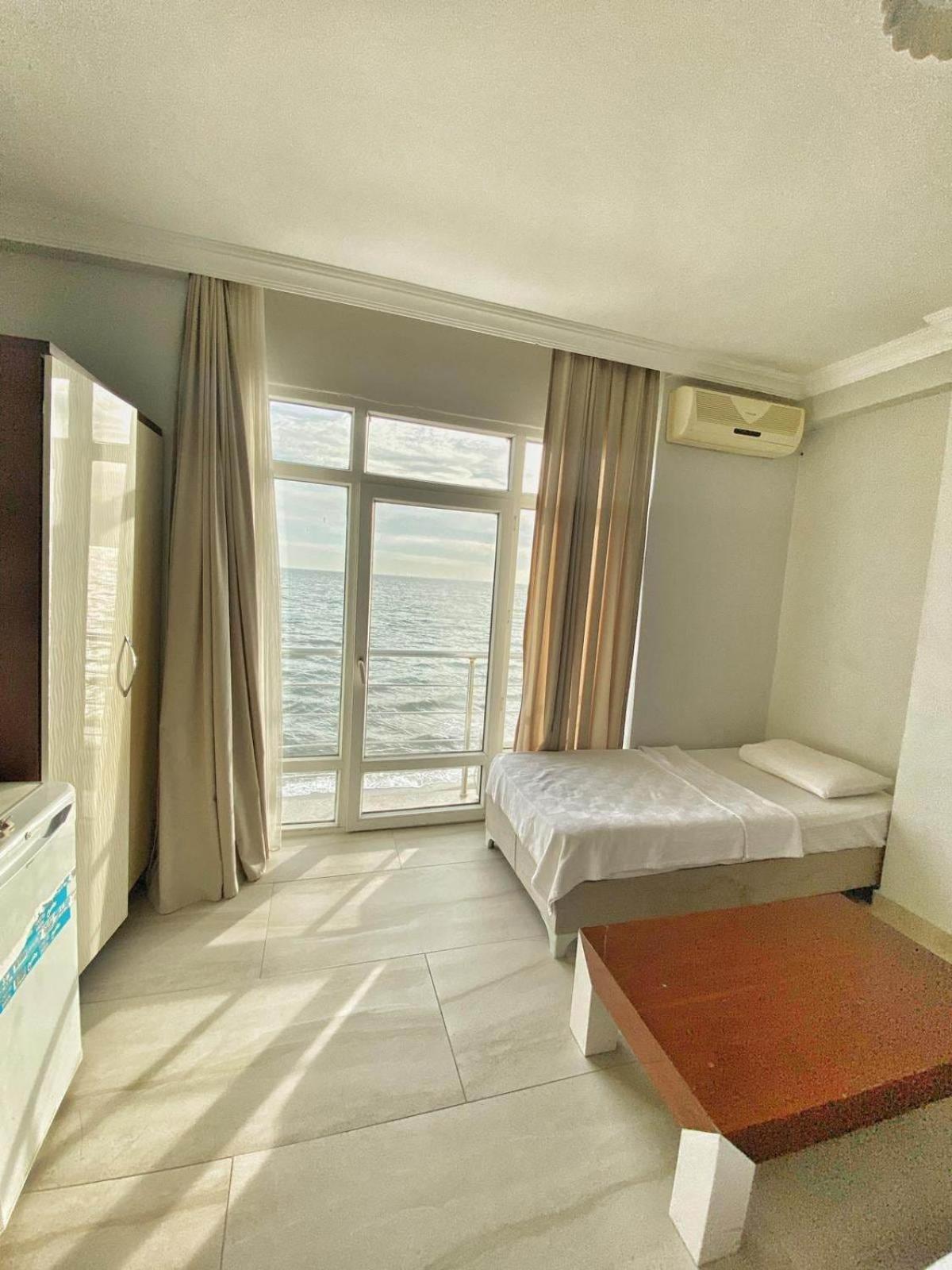 Deniz Hotel Kumburgaz Бююкчекмедже Экстерьер фото
