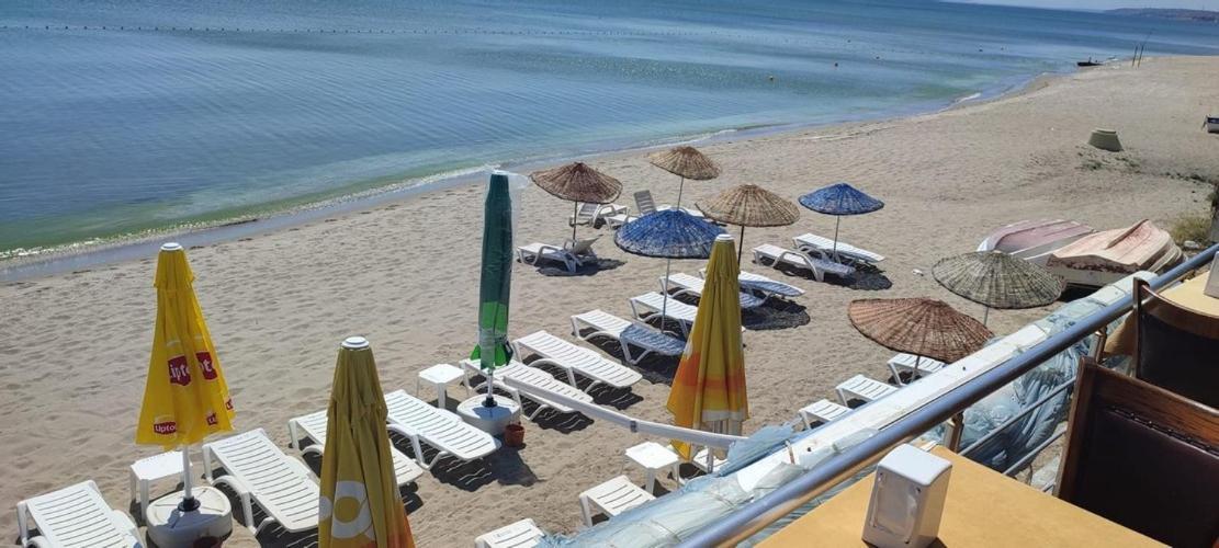 Deniz Hotel Kumburgaz Бююкчекмедже Экстерьер фото